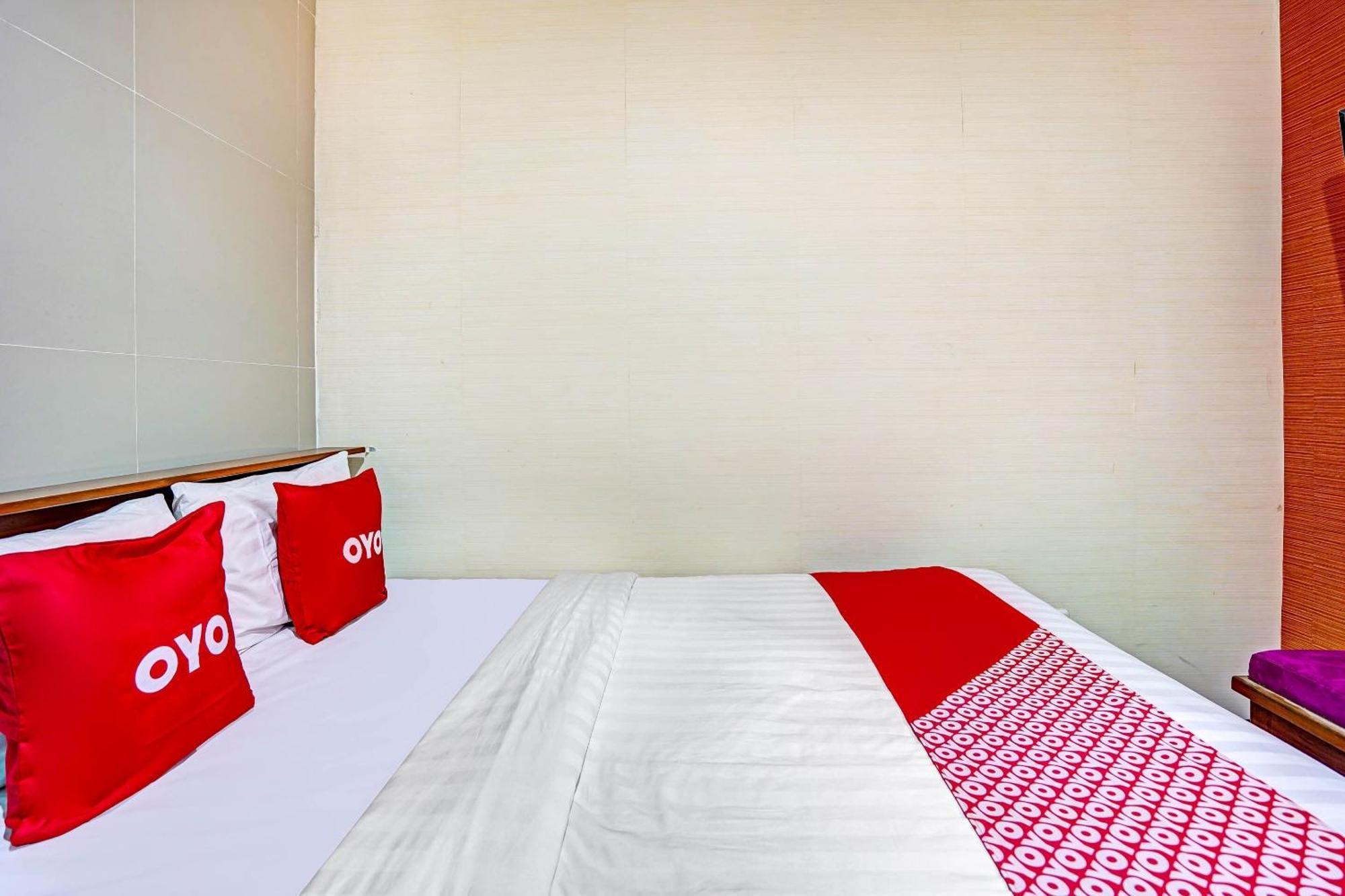 Oyo 90889 Dkb Residence Surabaya Exterior foto